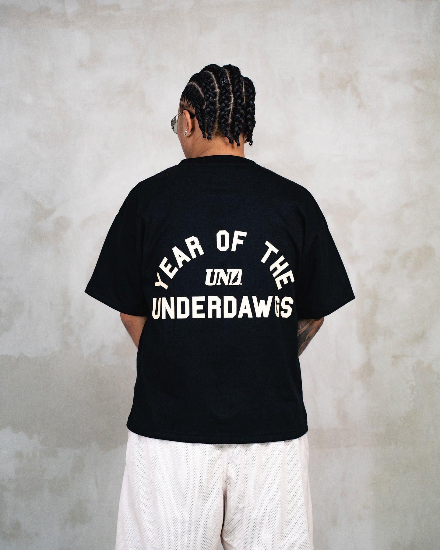 UND YOTU Black Tee
