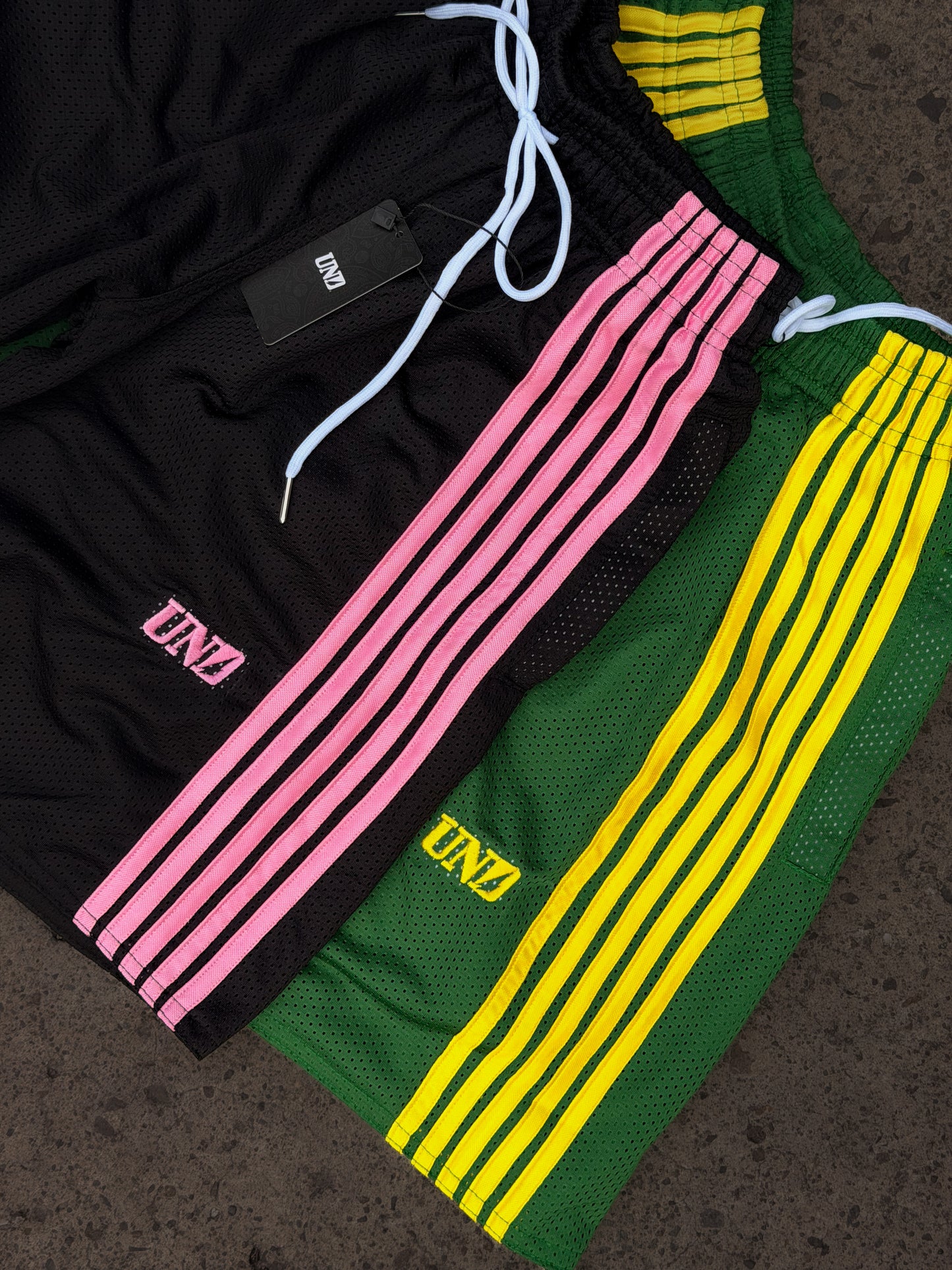 UND Rose Retro Mesh Shorts