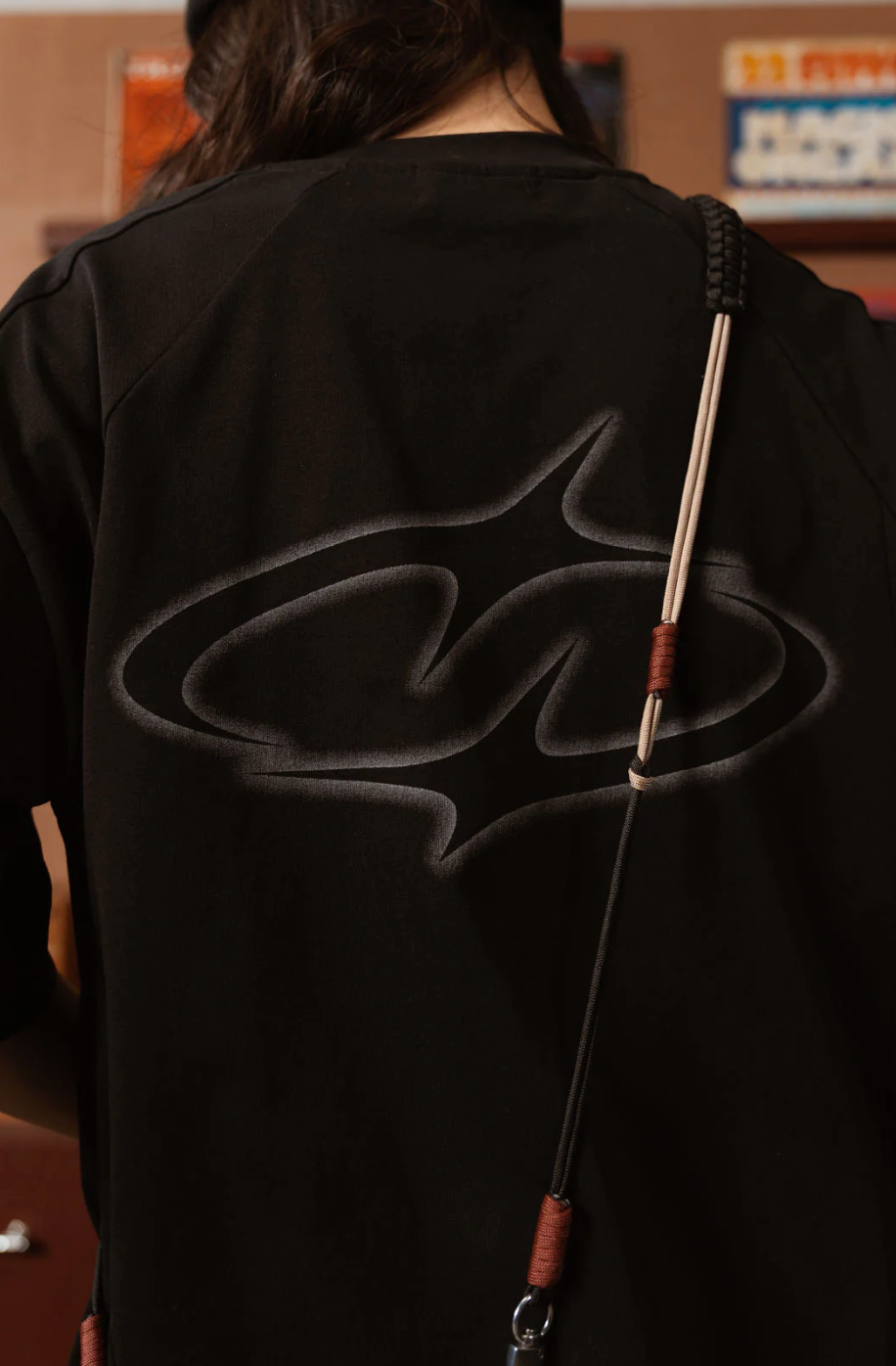 Splice Mist Black Tee